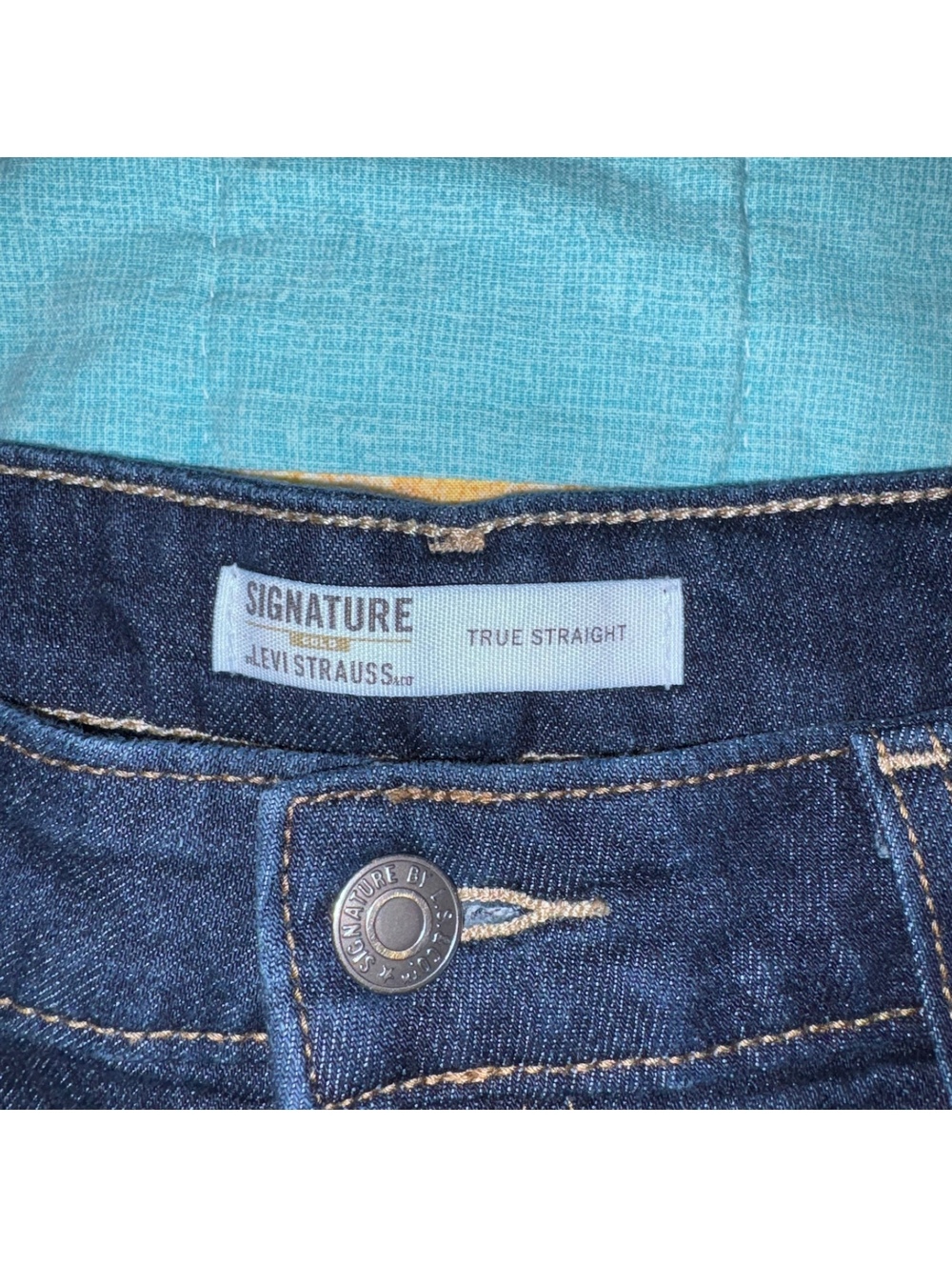 Levi's Signature True Straight Dark Wash Jeans Size 12 W31 Woman’s Classic Denim - Picture 4 of 8